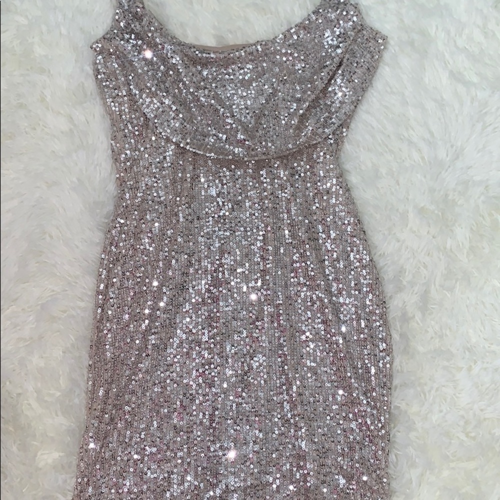 Gold short dress 👗✨